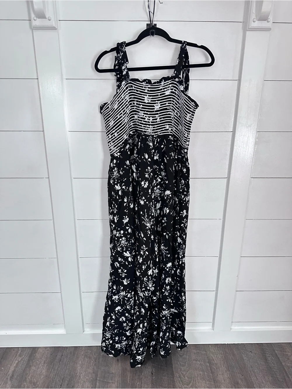 Free People L Color my world black-white floral tie strap halter boho jumpsuit